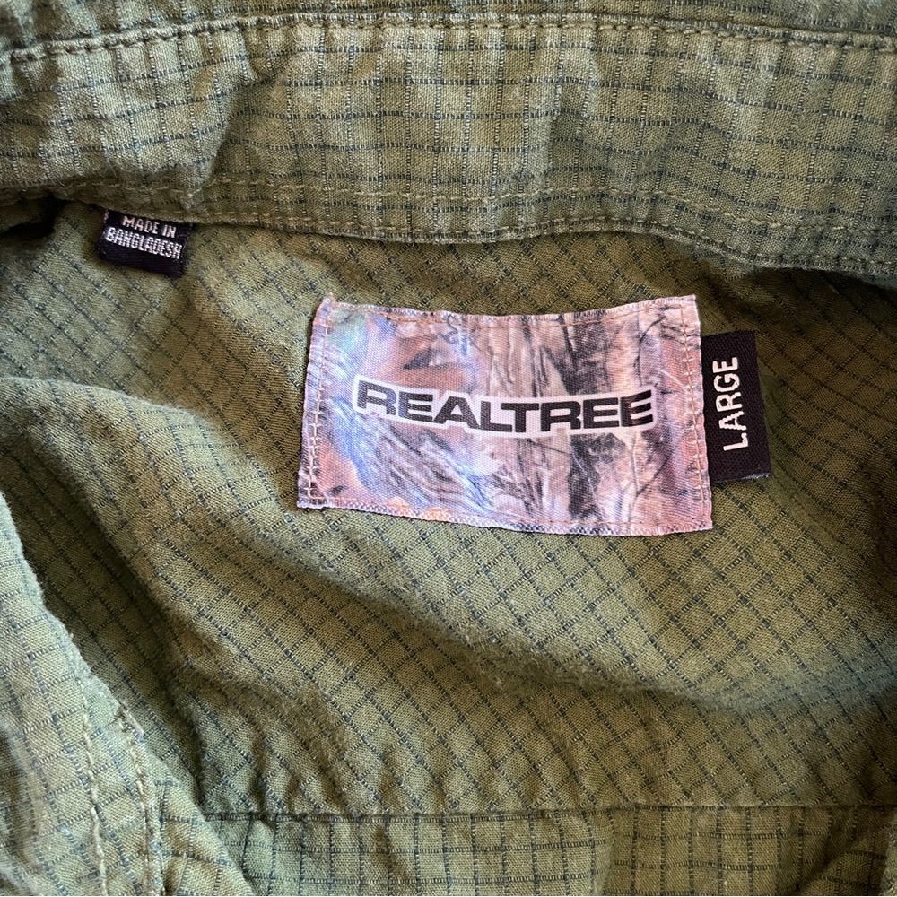 Realtree button down - Picture 3 of 4